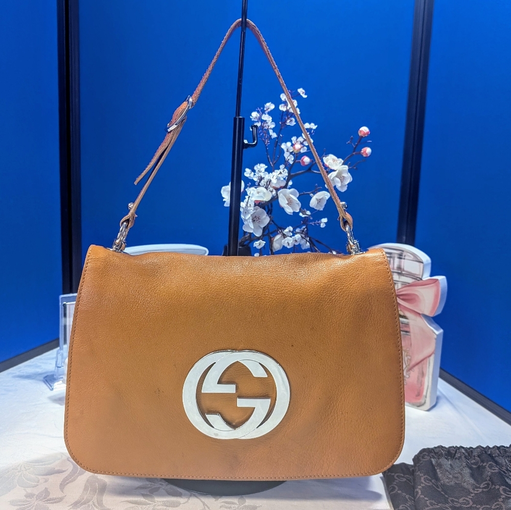 Gucci Blonde Tom Ford Era - Vintage Camel Tan Leather With GG Shoulder Bag